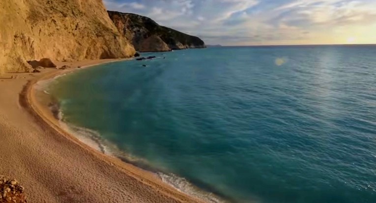 U Grčkoj uhićena dva mlada Srbina. Na plaži istukli i silovali maloljetnicu (14)?