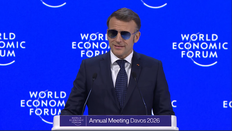VIDEO Macron u sunčanim naočalama održao govor u Davosu