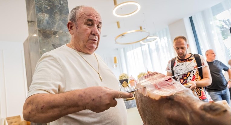 Kerum mora ponovno polagati vozački