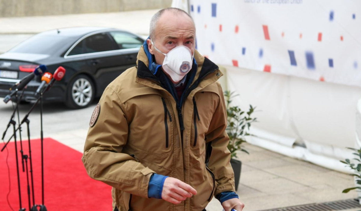 Krstičević snimljen kako naopako nosi zaštitnu masku