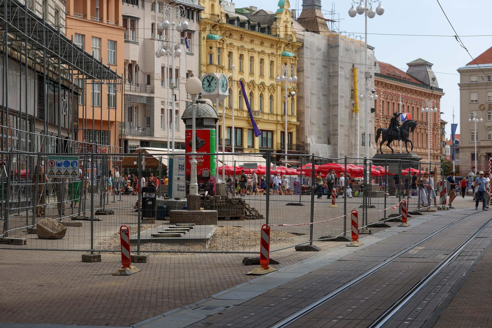 FOTO Na Trgu bana Jelačića ugrađeni podzemni spremnici za smeće. Što mislite o tome?