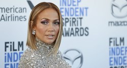 Jennifer Lopez potvrdila vladavinu glamuroznih suknji na crvenom tepihu