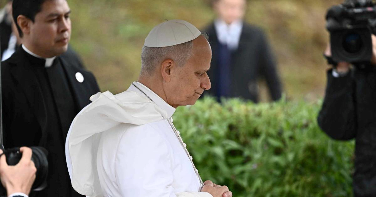 Papa Lav u Alžiru nastavlja kritizirati rat unatoč Trumpovim napadima