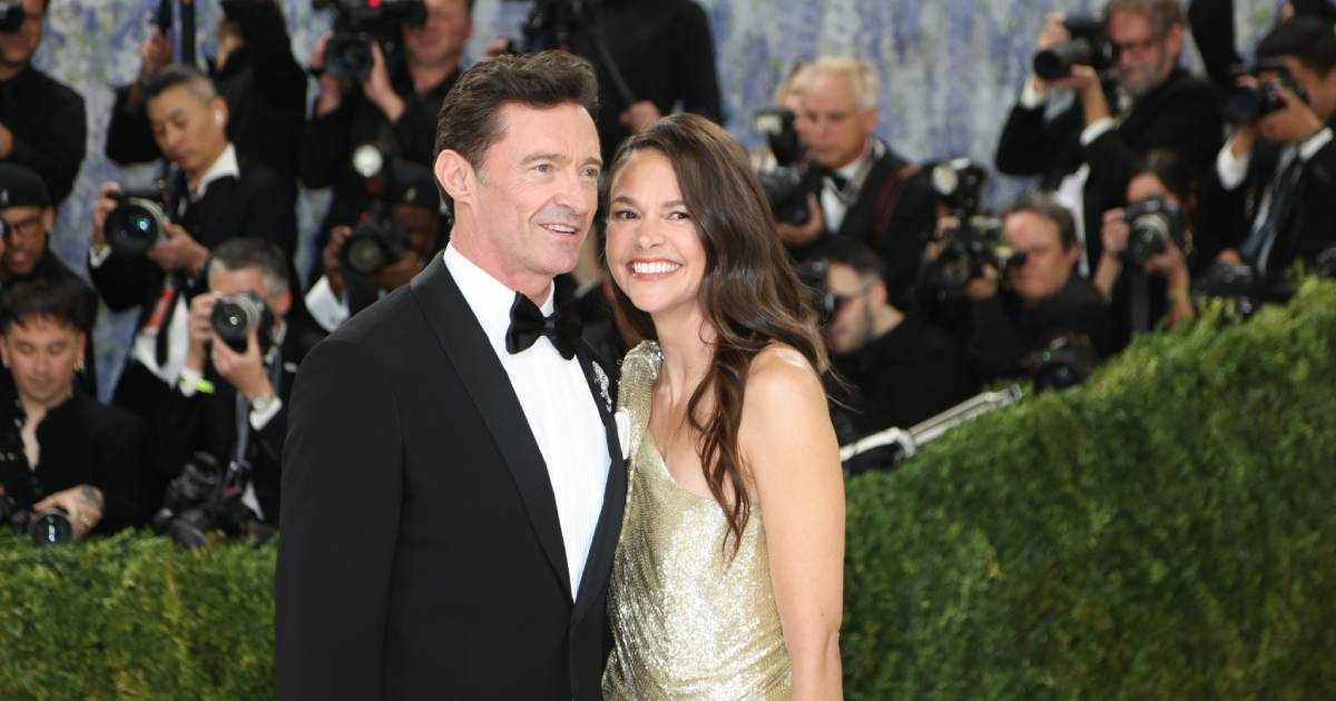 Hugh Jackman pozirao s novom partnericom na Met Gali, publika nije oduševljena