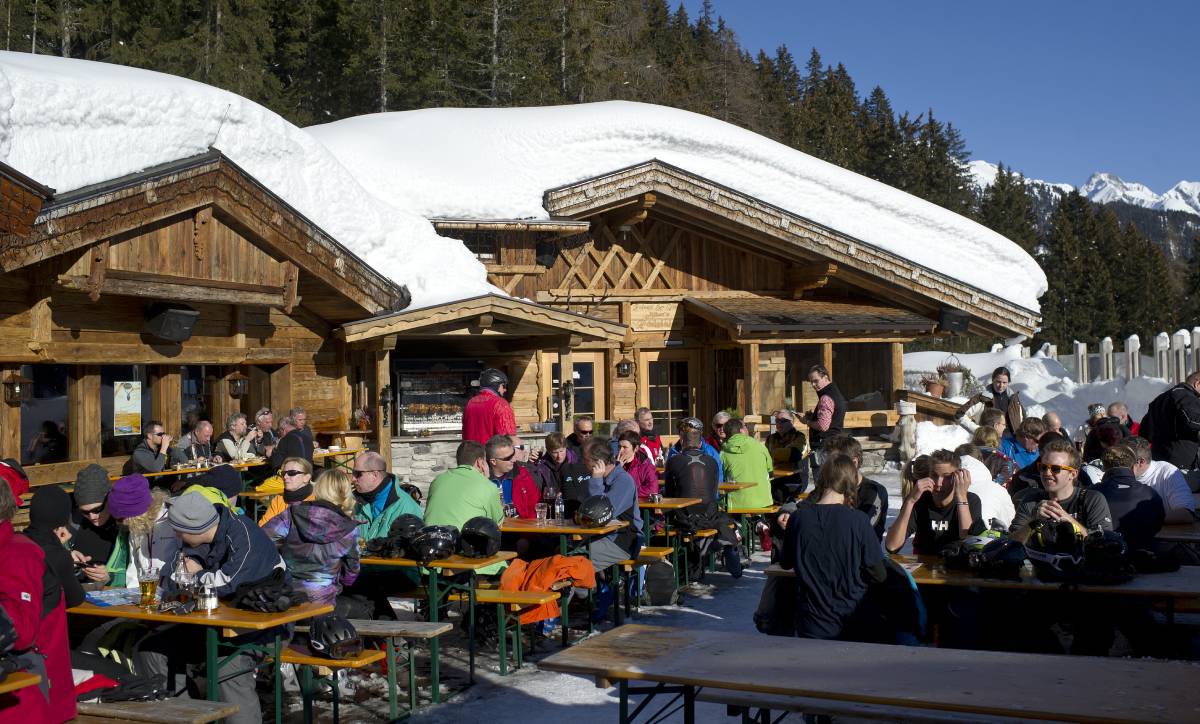 Nakon navale posjetitelja tijekom vikenda, austrijska skijališta pooštrila mjere