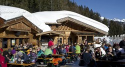 Nakon navale posjetitelja tijekom vikenda, austrijska skijališta pooštrila mjere