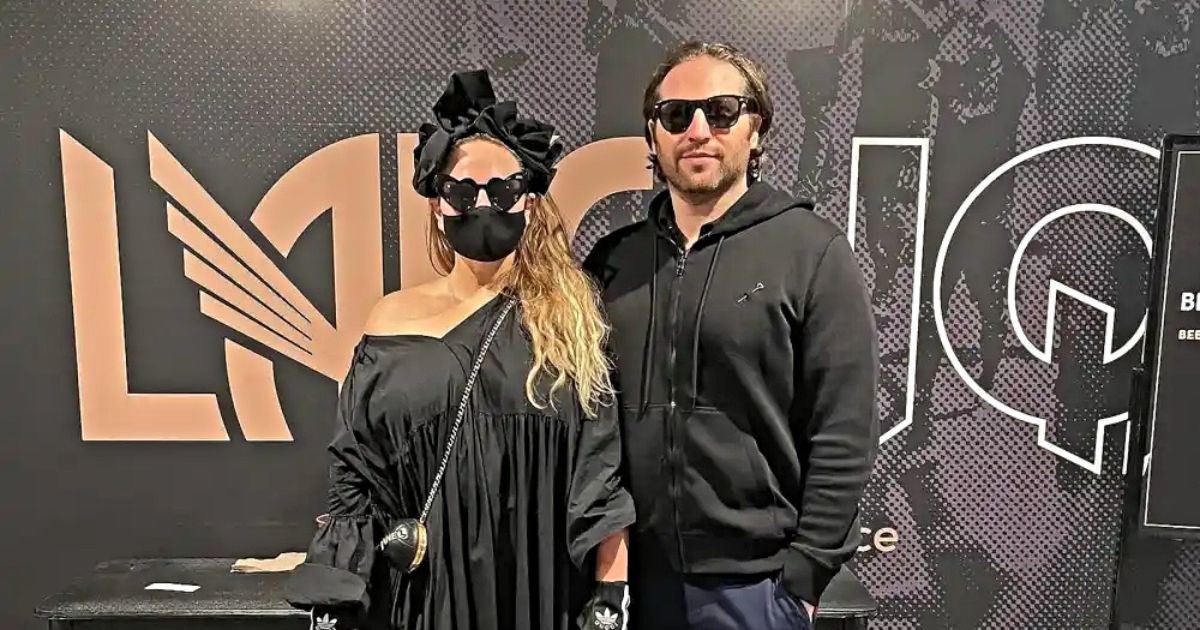 Bivši suprug pjevačice Sie traži 250.000 dolara bračne potpore mjesečno