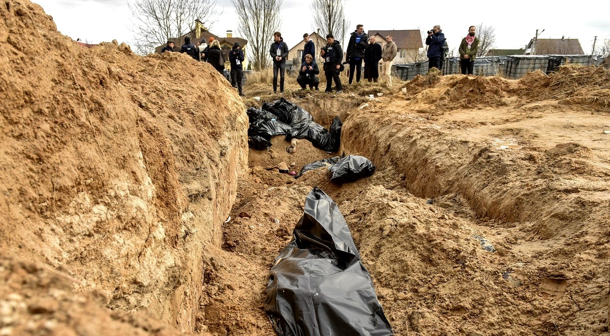 Forenzičari počeli ekshumirati tijela iz masovne grobnice u Buči