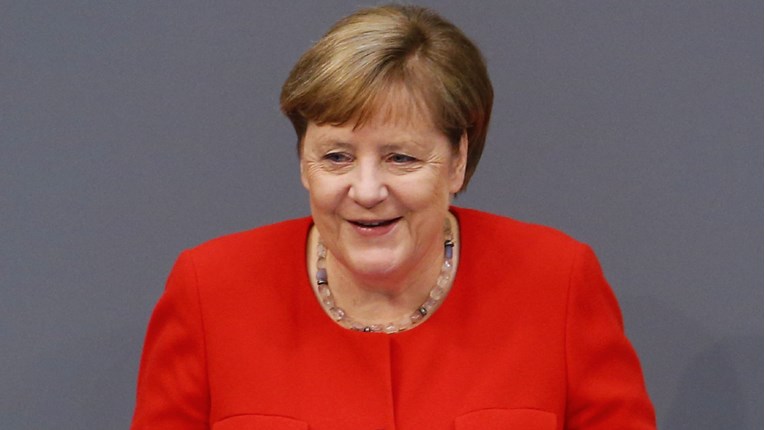 Merkel nikad nije viđena da nosi masku, ona odgovorila: Uhvatite me u trgovini