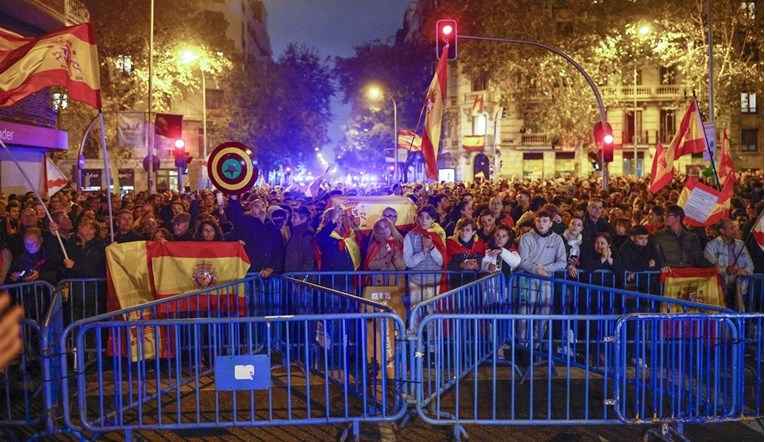 U Španjolskoj odbijen kontroverzni zakon, moguć i raspad vlade