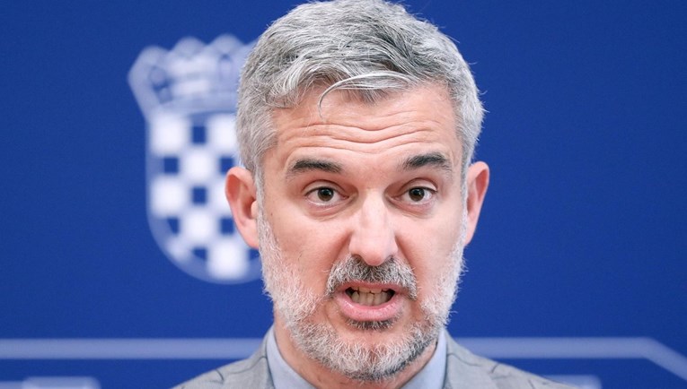 Raspudić o migrantima: Treba reagirati, da nas za mjesec dana ne bi boljela glava