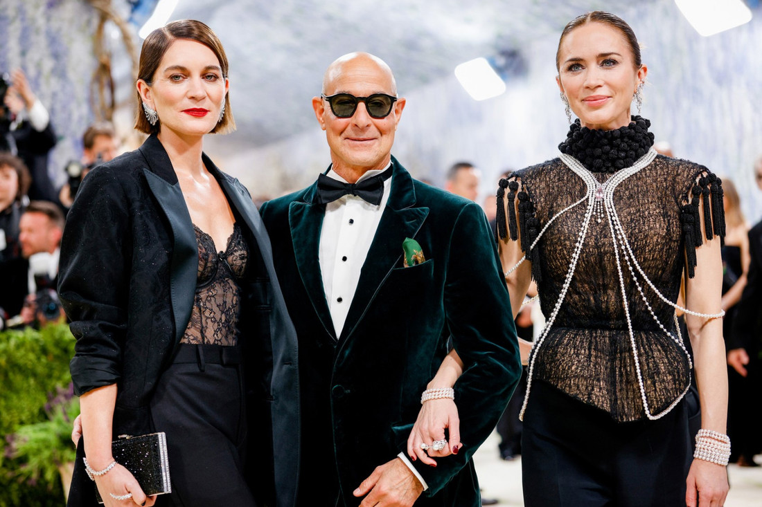 Emily Blunt pridružila se sestri Felicity i Stanleyju Tucciju na Met Gali