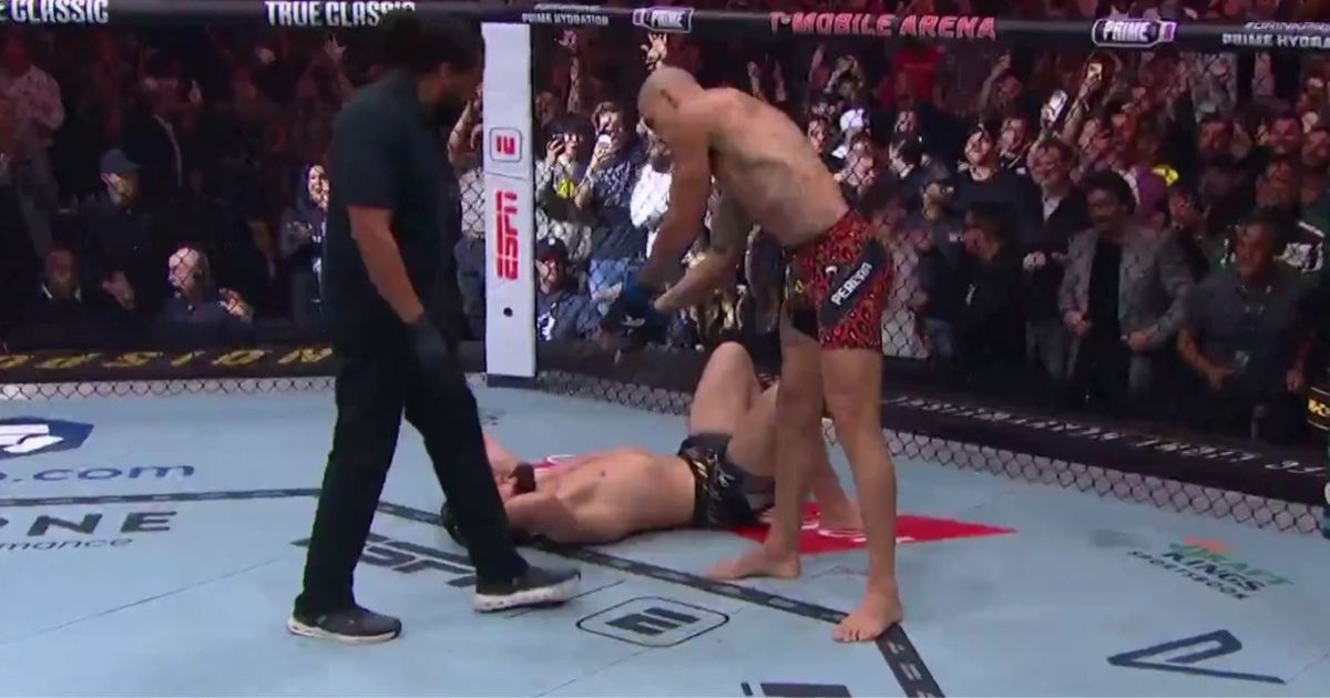 VIDEO Redari nakon meča utrčali u ring. Pereira ponizio Dagestanca proslavom pobjede