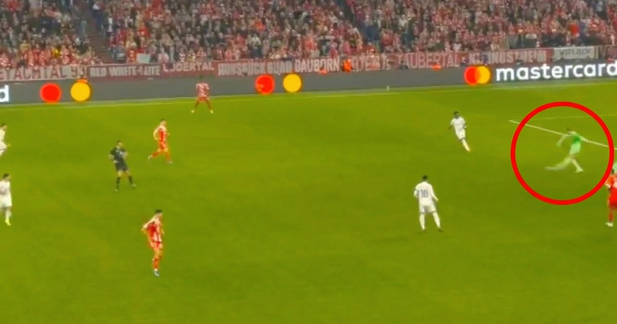 Nevjerojatan kiks Neuera. Pogledajte kako je poklonio gol Realu u 35. sekundi