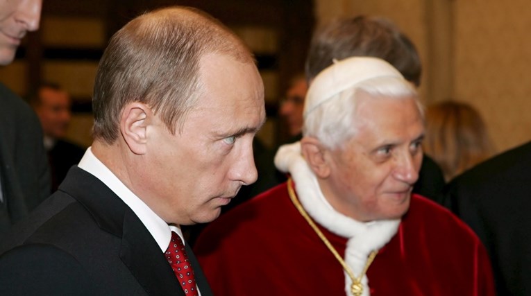 Putin o smrti bivšeg pape: Bio je branitelj tradicionalnih kršćanskih vrijednosti