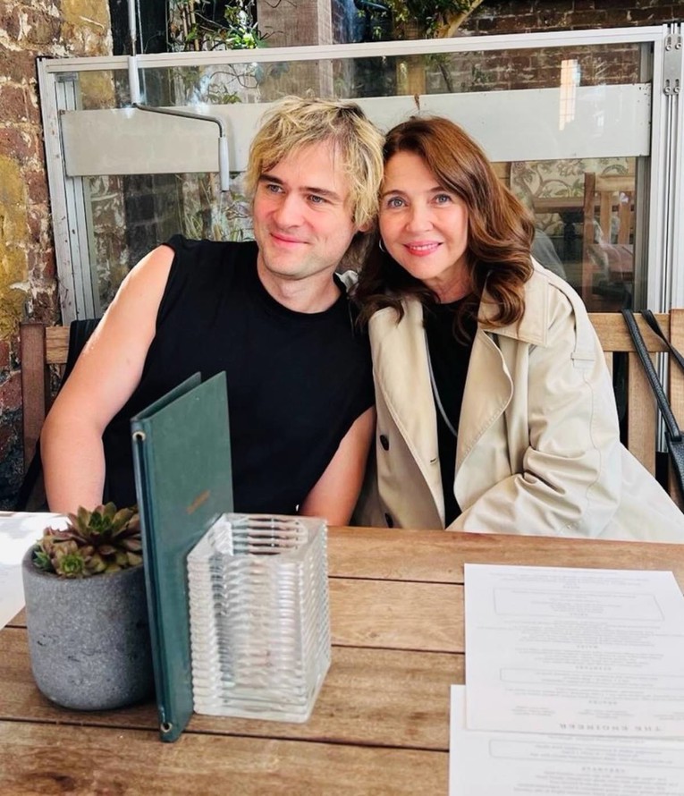 Sanja Vejnović objavila rijetku fotografiju sa sinom Andrejem koji živi u Londonu