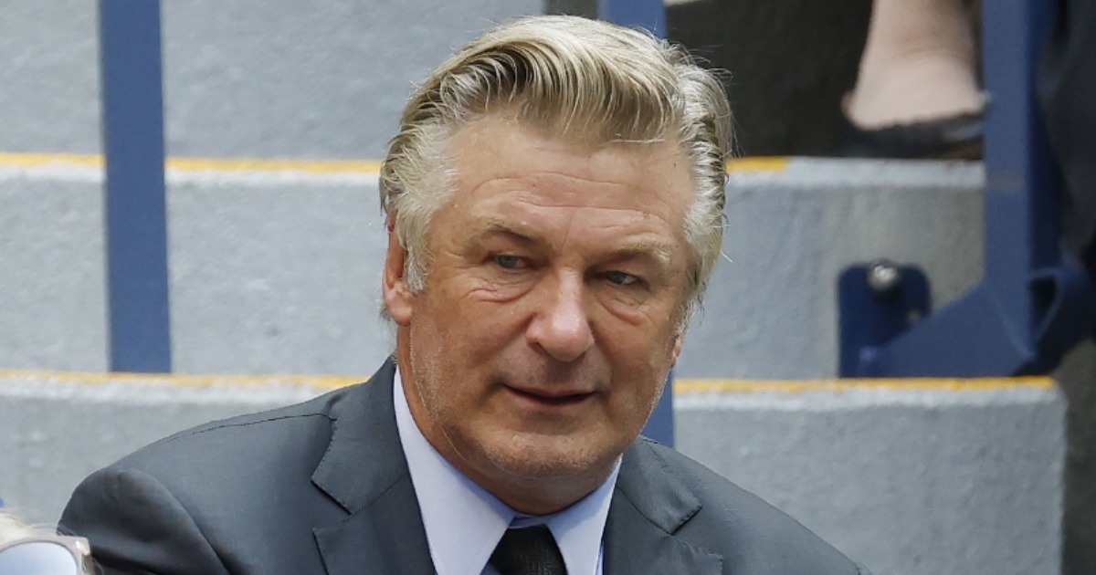 Alec Baldwin: Na setu svakog filma u kojem se koristi oružje treba biti policajac