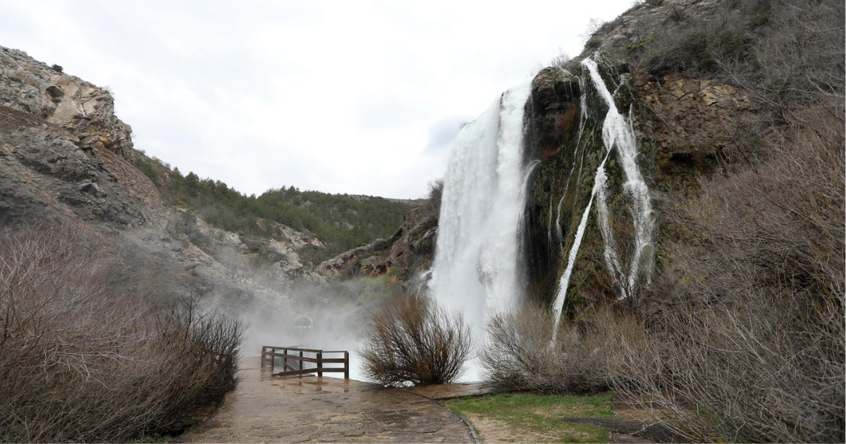 VIDEO Nakon obilnih kiša slap Krčić prepun je vode. Pogledajte prekrasne prizore