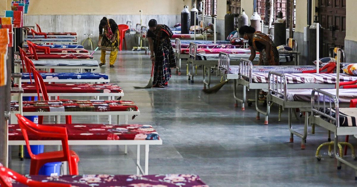 U Indiji opet više od 300 tisuća novozaraženih, vojska pozvana u pomoć