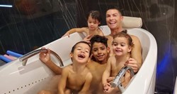 Ronaldo pozirao gol s djecom u kadi i oduševio fanove: Predivna obitelj