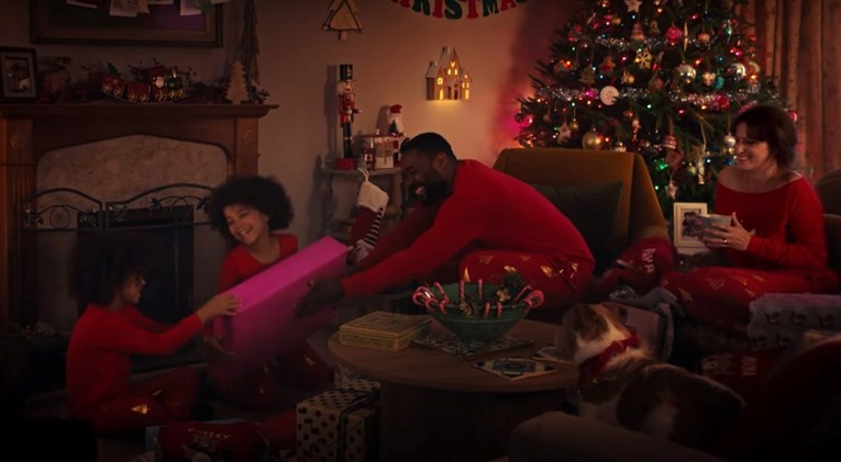Nova božićna reklama naljutila Britance: "To je ono što ne valja s Božićem"