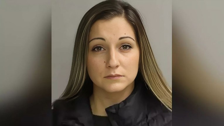 Pedagoginja u SAD-u silovala učenika (14), ne ide u zatvor