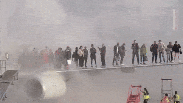 VIDEO Zapalio se Boeing u Americi, u njemu bilo 178 ljudi. Bježali su preko krila