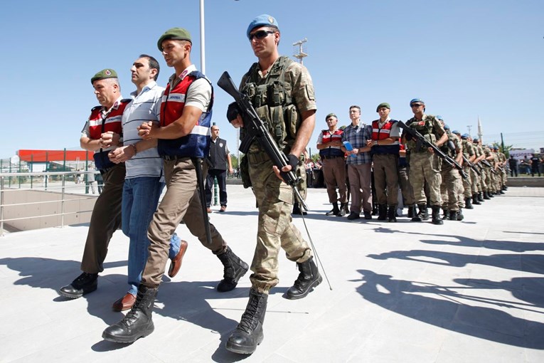 Bivši turski vojni dužnosnici osuđeni na 141 doživotnu kaznu zatvora zbog puča