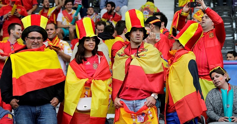 Španjolci bi skupo mogli platiti jučerašnji skandal. Postoje dvije verzije priče