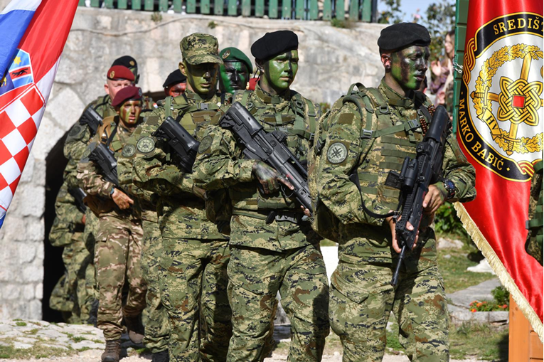 Detalji vojnog roka: Rukovanje dronovina, duga kosa nije problem, nagradni vikend...