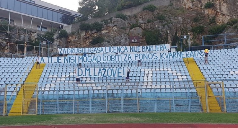Armada na Kantridi izvjesila transparent i prozvala Miškovića zbog licence za stadion
