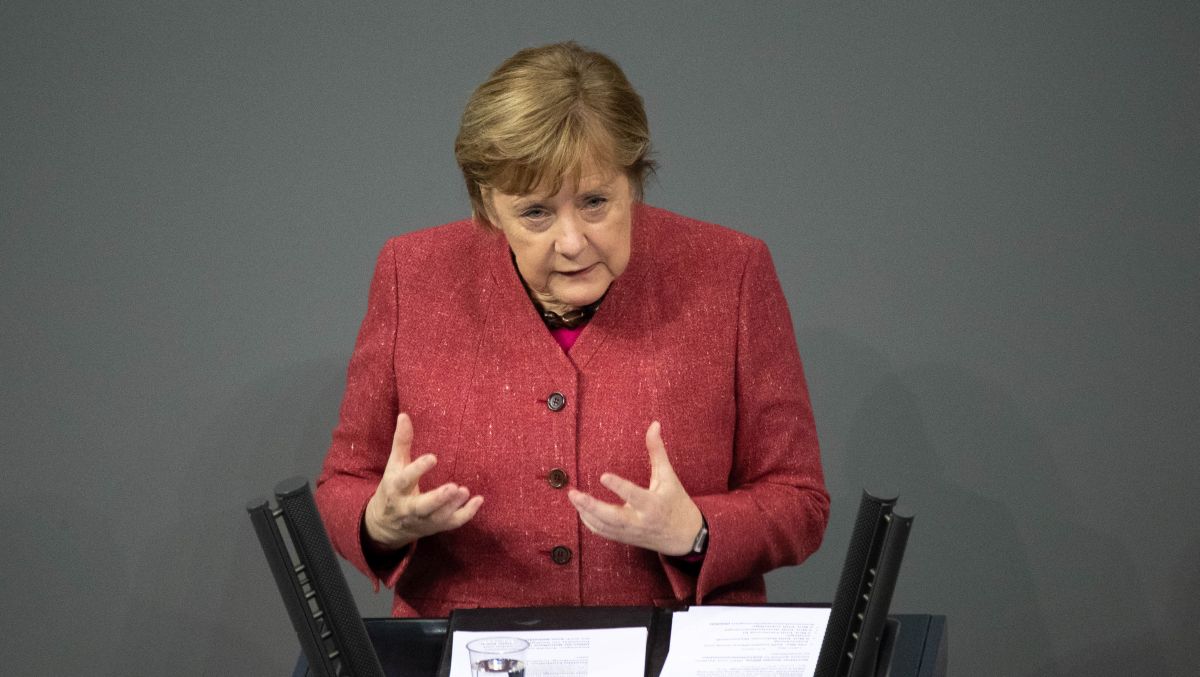Merkel: Nužno je drastično smanjiti kontakte uoči Božića