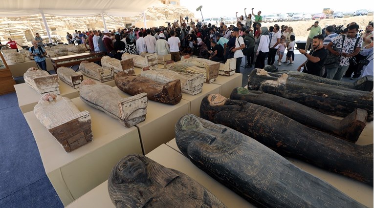 Egipatski arheolozi pronašli 150 brončanih kipova i 250 sarkofaga