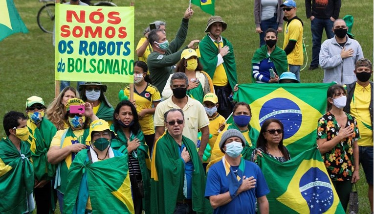 U Brazilu tisuće ljudi na ulicama, dali su podršku Bolsonaru