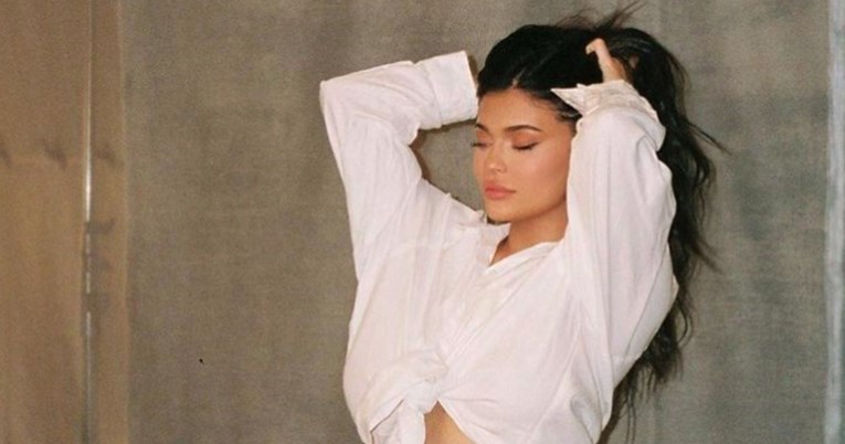 Fanovi sve uvjereniji da je Kylie Jenner rodila, jedna tiktokerica objavila dokaze