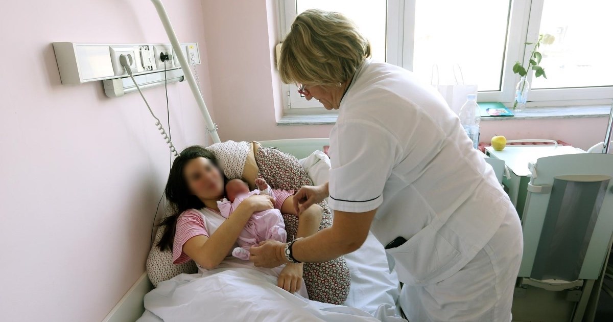 Izložene su stresu, rade nedjeljom i praznicima. Kako izgleda posao primalje?