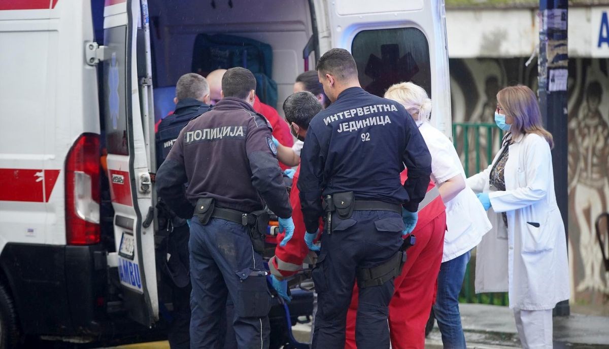 Dva mladića napala Kineza u centru Beograda. U životnoj je opasnosti