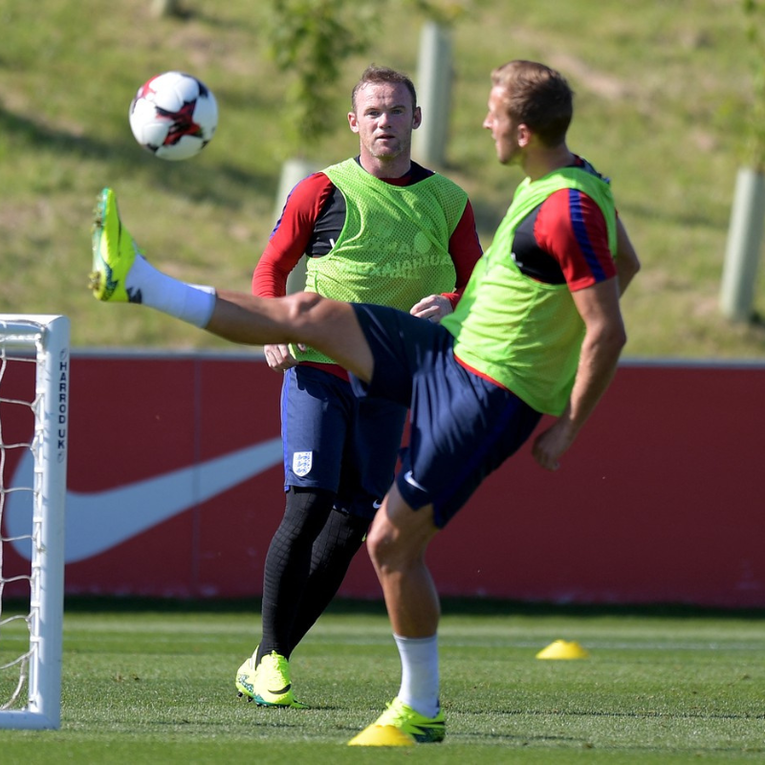 Rooney kritizirao Kanea zbog pohvale obranama u golijadi Lige prvaka