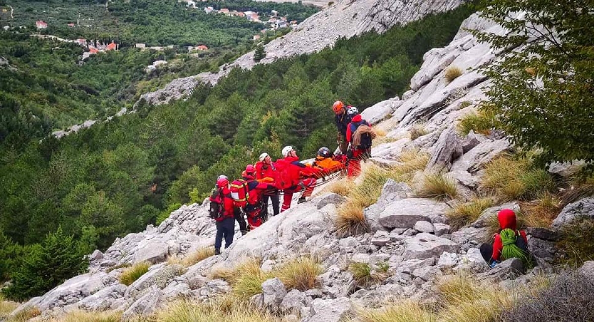 HGSS spasio penjača koji je pao sa stijene na Biokovu