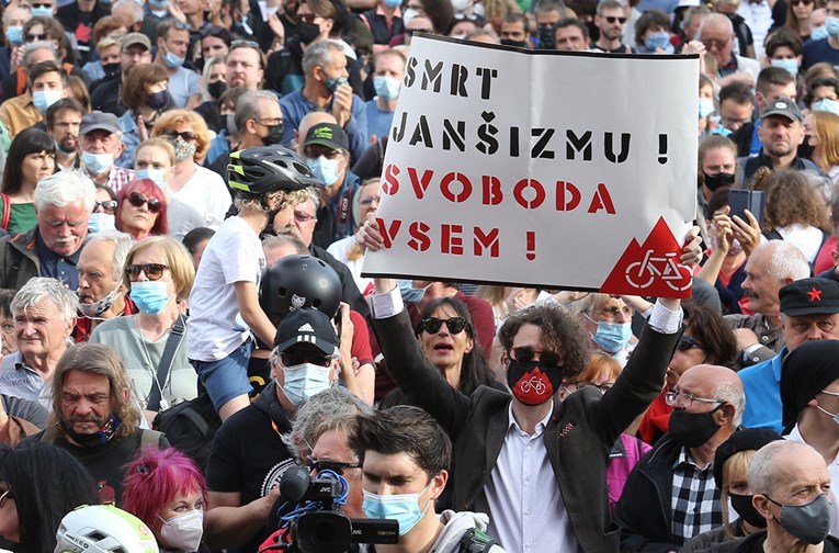Slovenija protiv Janše: 20 tisuća ljudi tražilo njegovu ostavku