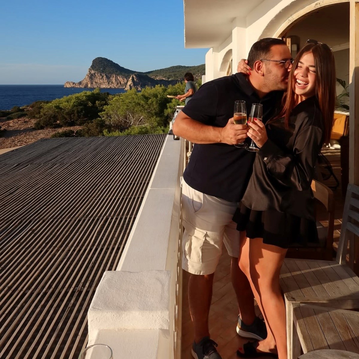 Una Čolić (23) objavila fotku s 10 godina starijim dečkom. Dosad mu je skrivala lice