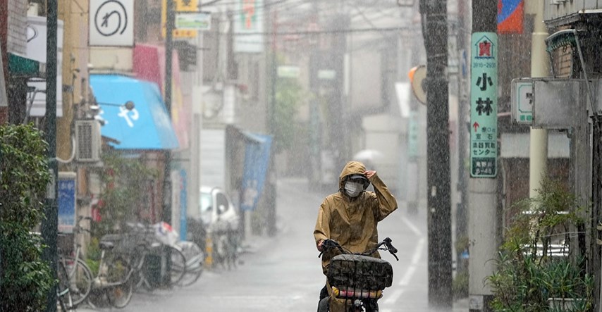 Tajfun pogodio Japan, poginula jedna osoba, više ozlijeđenih