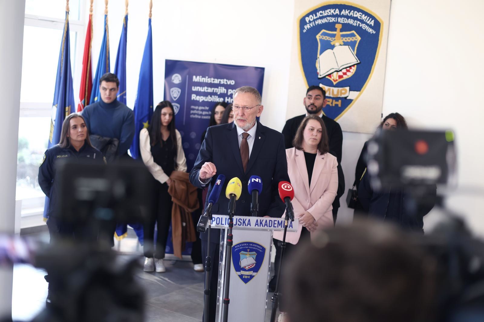 Božinović se sastao s mladim Romima koji studiraju: "Trebamo popraviti dvije stvari"