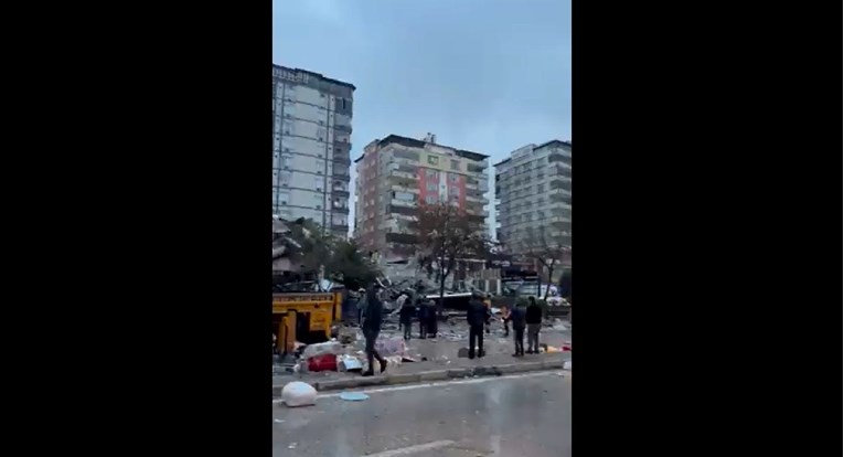 Svjedoci potresa u Turskoj: Prozori su nam eksplodirali pred očima