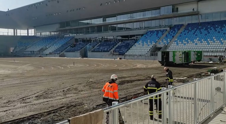 Pogledajte nove snimke osječkog stadiona Pampas. Postavlja se travnjak