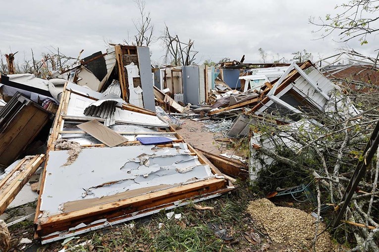 VIDEO Najmanje šest mrtvih u Americi nakon prolaska tornada i oluje
