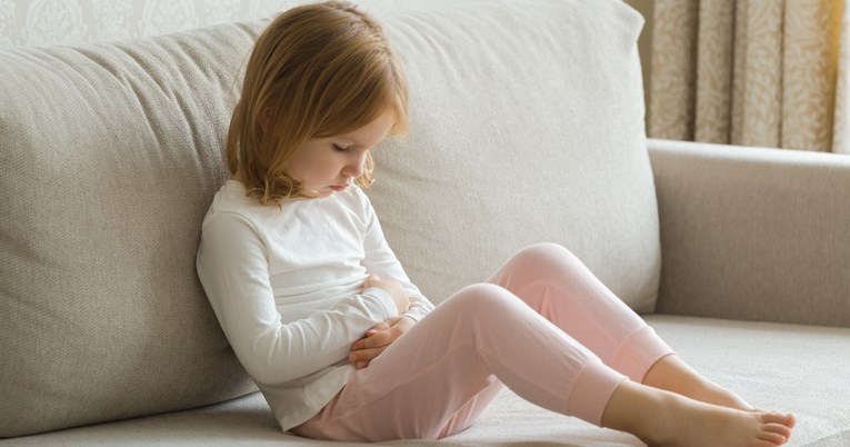 Bolovi u trbuhu mogu biti jedan od prvih simptoma celijakije kod djece. Evo i ostalih