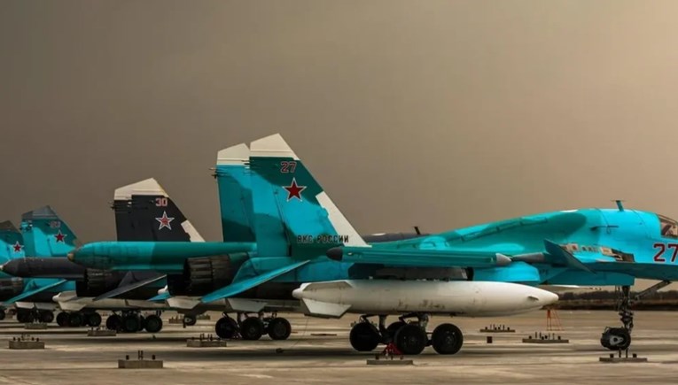 Najopasniji ruski avioni stoje nadomak Ukrajine, ali Kijev čeka odobrenje za napad