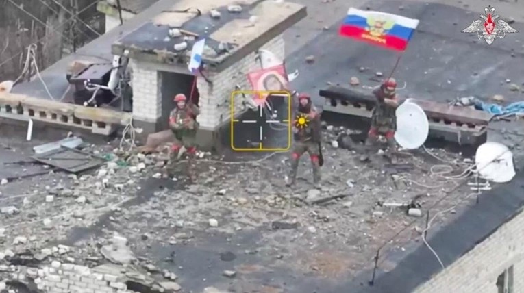 Ruski volonteri razočarani Putinovim borcima. "Novac troše na prostitutke i piće"