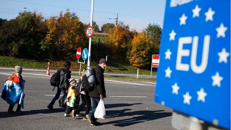 Slovenija tvrdi da je lani vratila 16.000 migranata u Hrvatsku